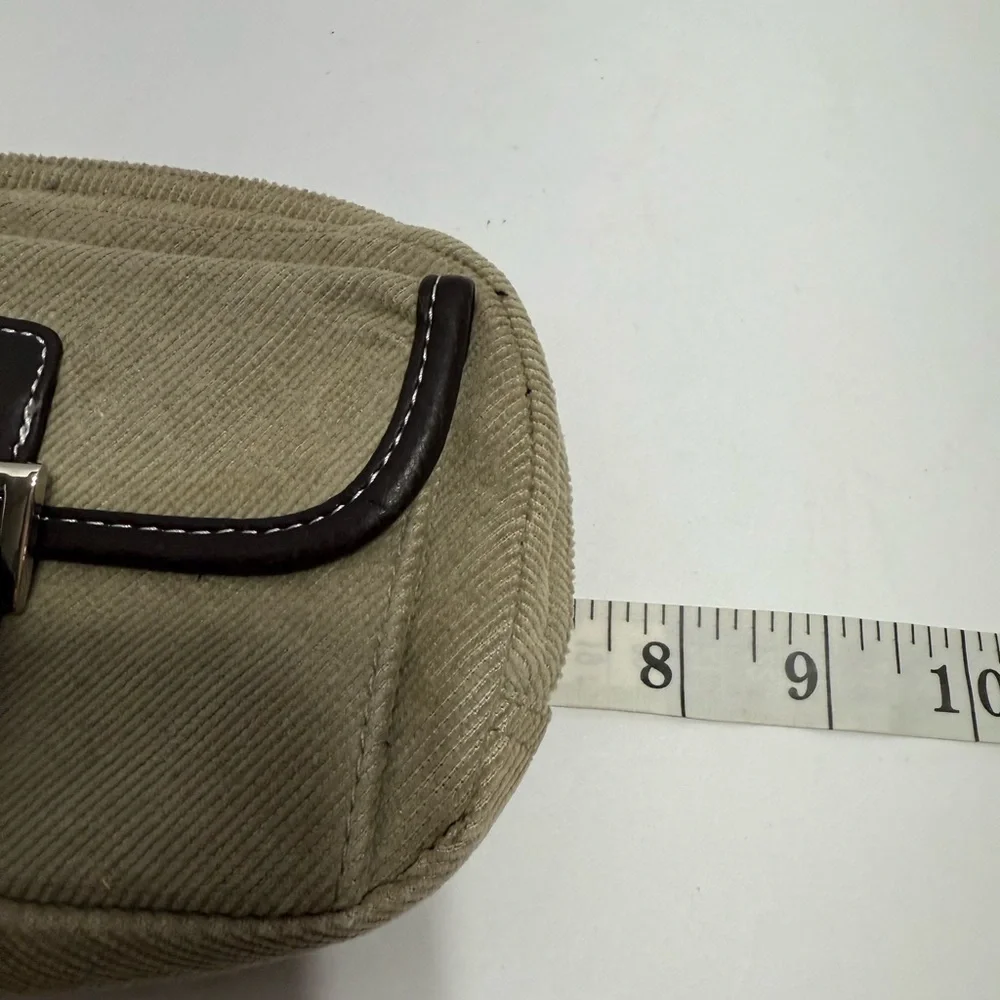 New Stylish Tan Crossbody / Fanny Pack Bag, Perfect For Traveling